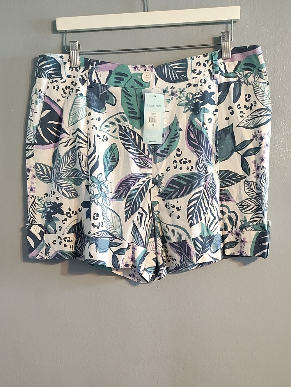 Blue Sol Women's Leaf Print Cuffed Shorts - White with Blue & Teal Leaf Print